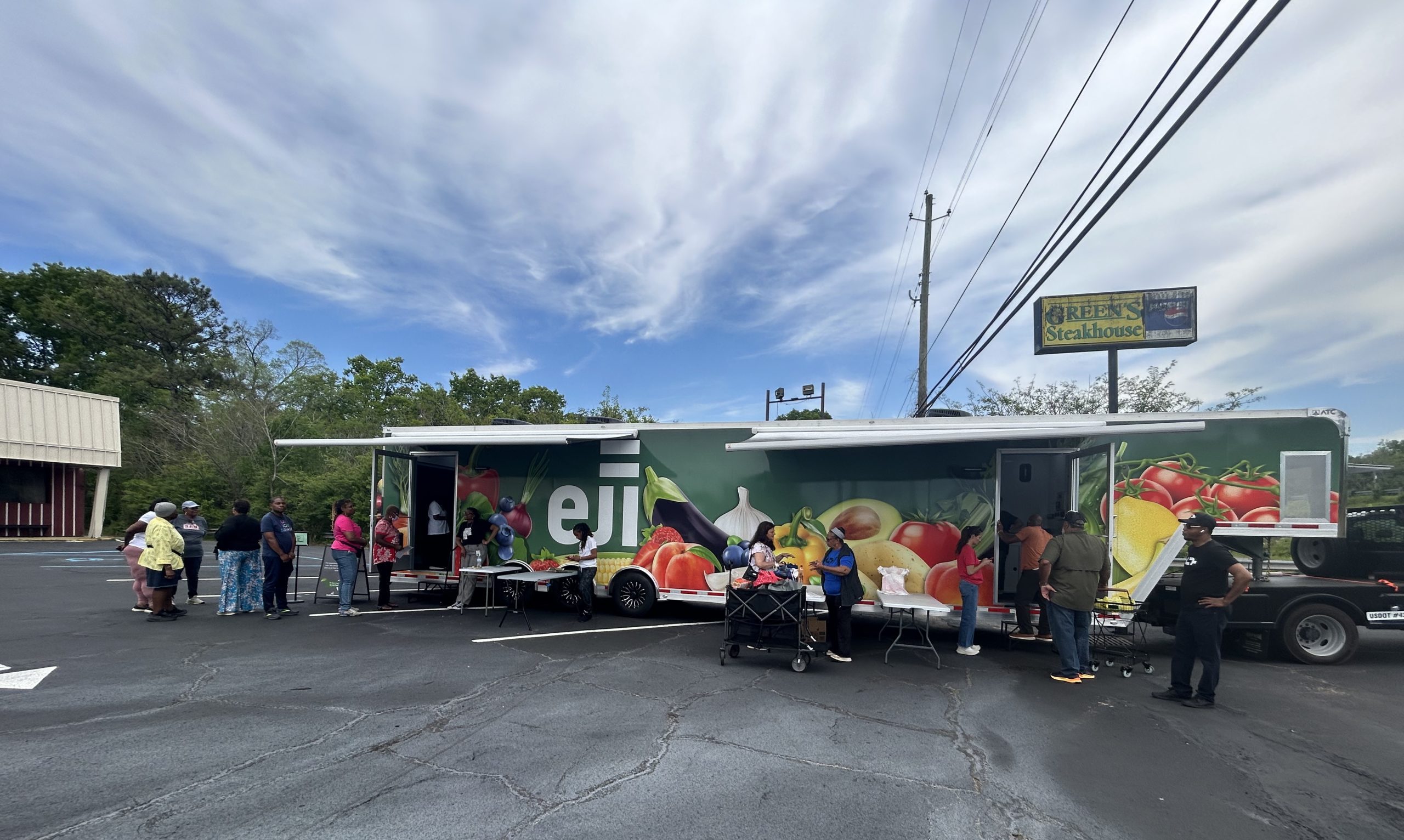 How a Renowned Justice Reform Advocate Is Tackling Hunger, With Help From Philanthropy