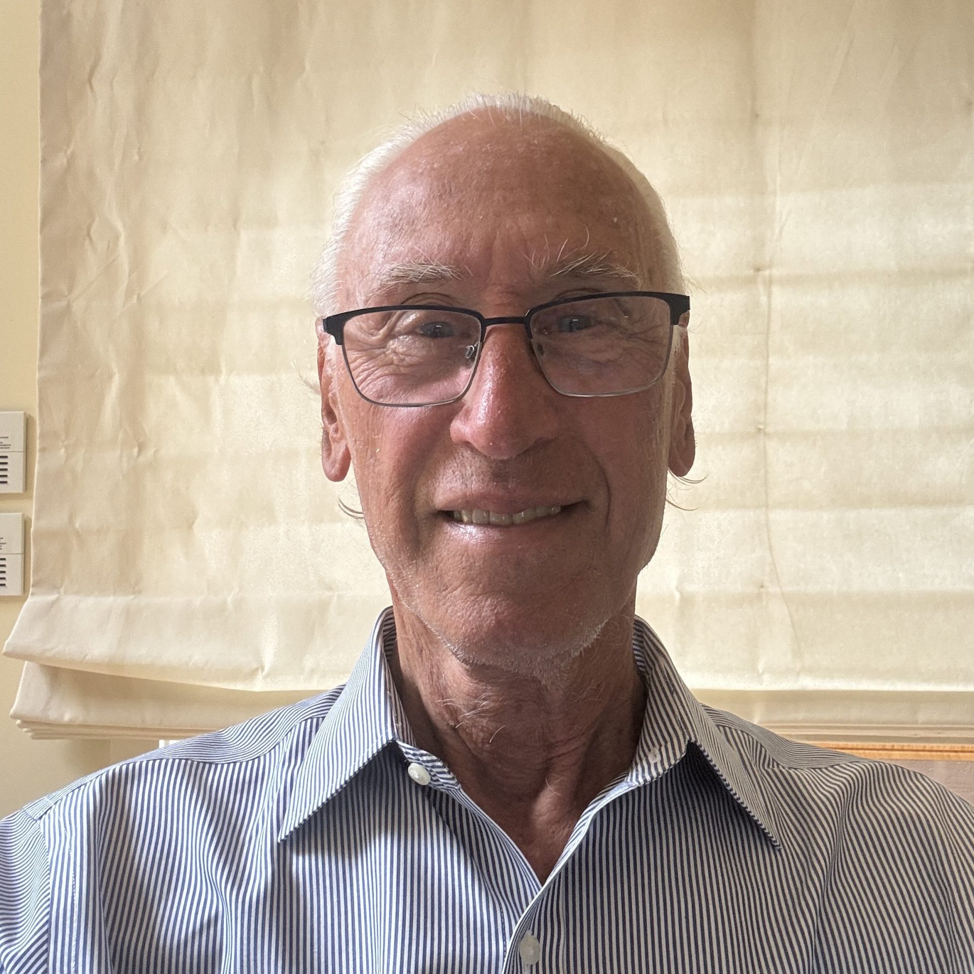 To the Barricades! Alan S. Davis on the Newly Launched Extreme Wealth Center